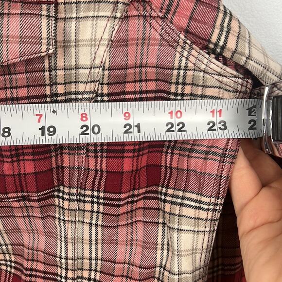 Carhartt womens XL flannel plaid button down top - Picture 5 of 7